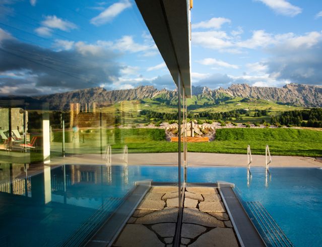 Hotel Icaro with Outdoor Pool